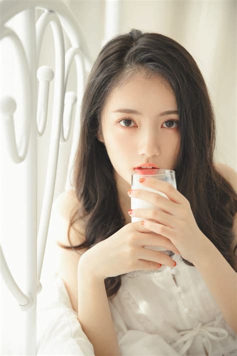 场均22+2断1.3帽创纪录：阿夫迪亚被球迷围堵拓媒：跻身联盟前25